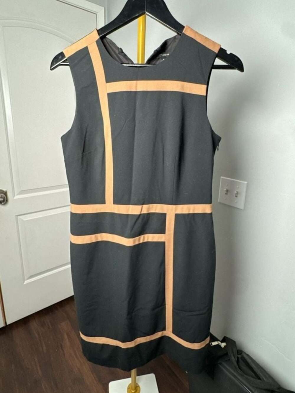 Ann Taylor Black and Tan Colorblock Sleeveless Sheath Dress Size 6